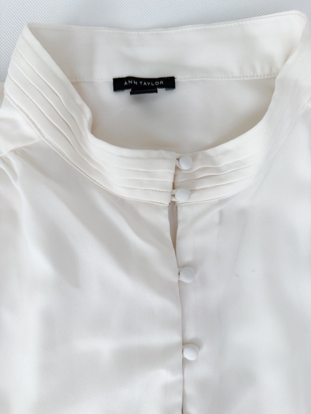 Ann Taylor White Blouse | Pleated Neck Button Front Top Short Sleeve XL - Picture 7 of 10
